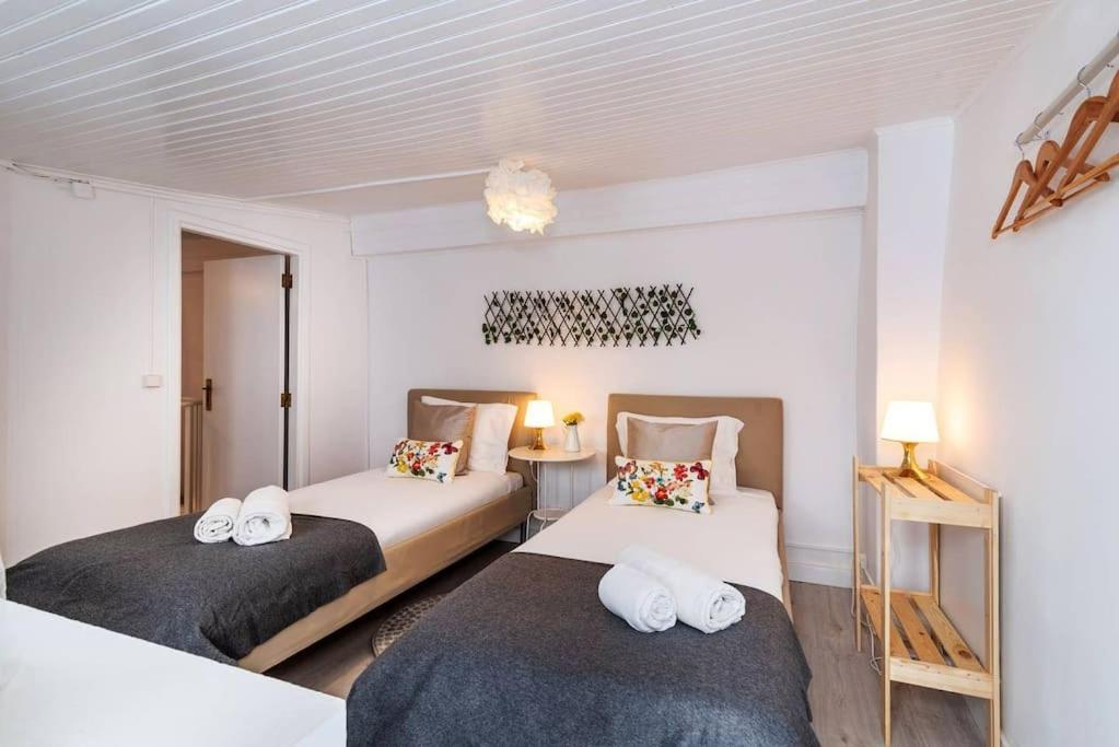 Duplex Lx Factory 2 Bedroom - Patio - Free Parking リスボン エクステリア 写真