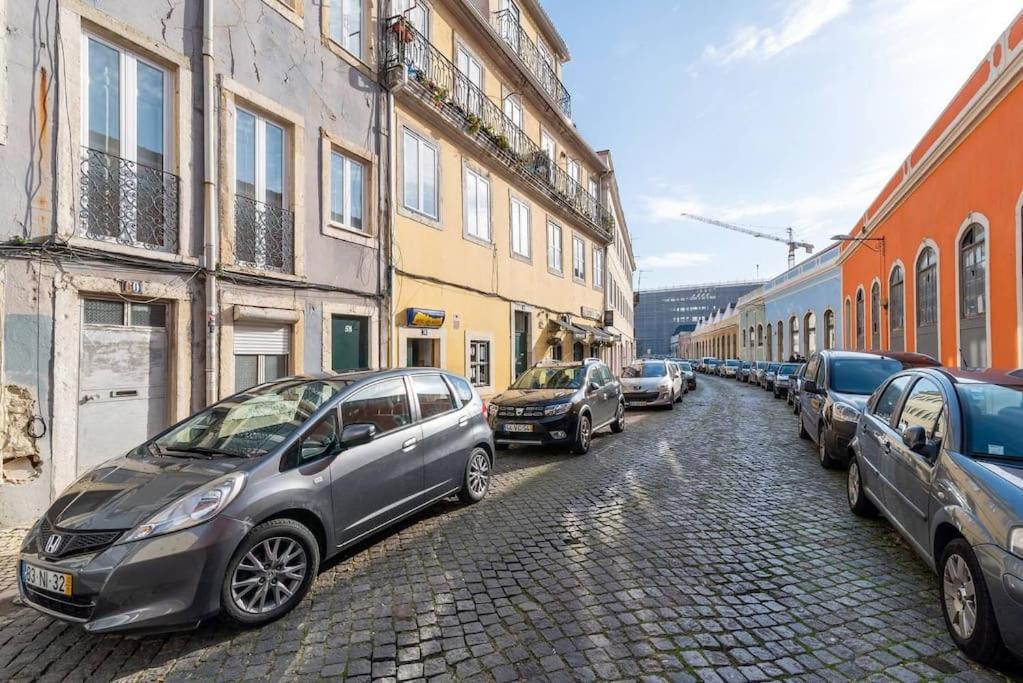 Duplex Lx Factory 2 Bedroom - Patio - Free Parking リスボン エクステリア 写真